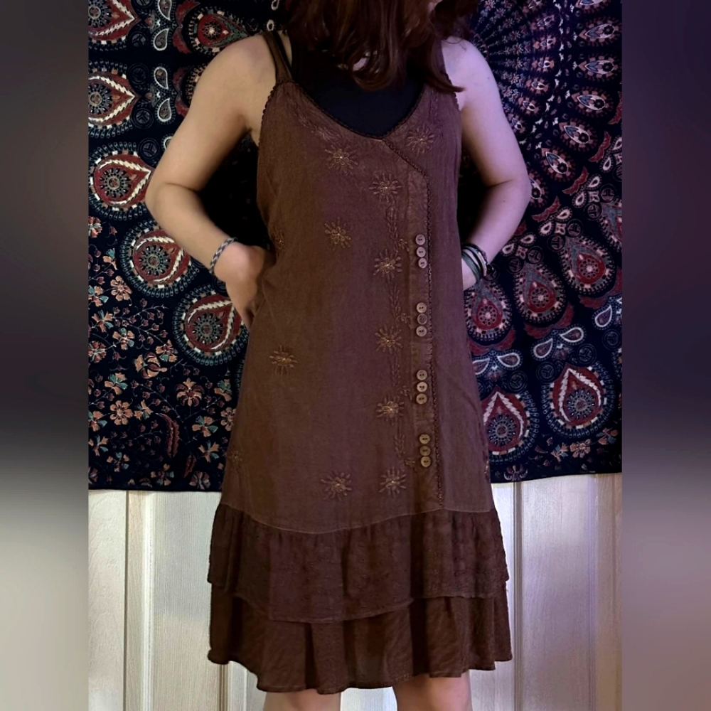 Mid-thigh brown summer dress